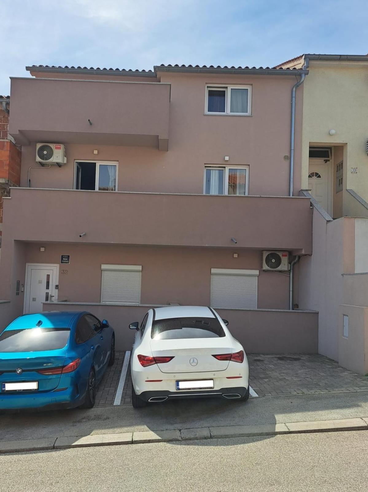Stylish House Aurora Pula